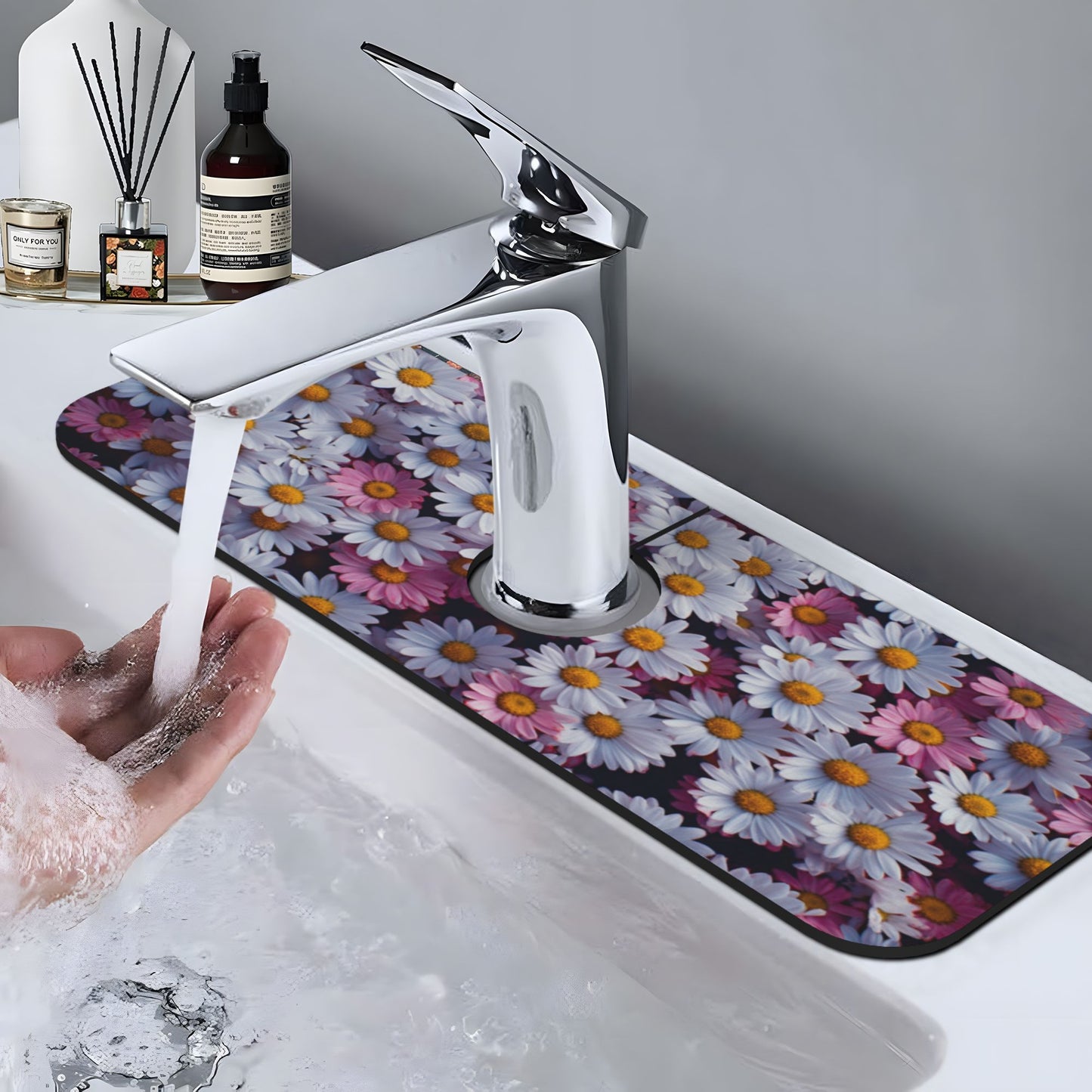 Daisy Faucet Absorbent Mat – 15"x5.5" Sink Splash Guard with Cuttable Design | Water Absorbing Polyester Surface & Non-Slip Rubber Base | Washable Counter Protector